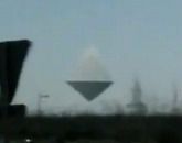 ピラミッド型UFO写真03