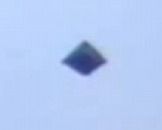 ピラミッド型UFO写真04